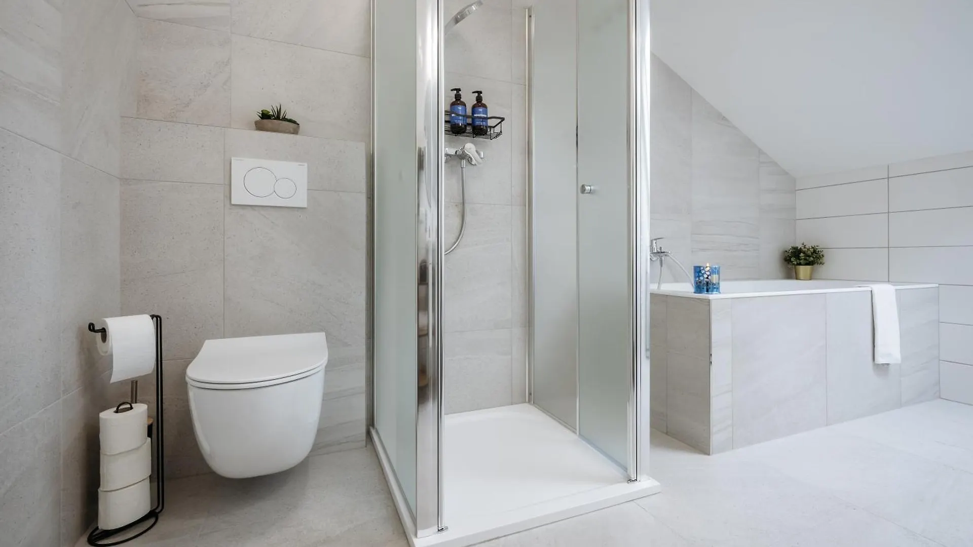 Prague Days - 2Bdr Apt - Workspace - Netflix - Quiet Area Czech Republic