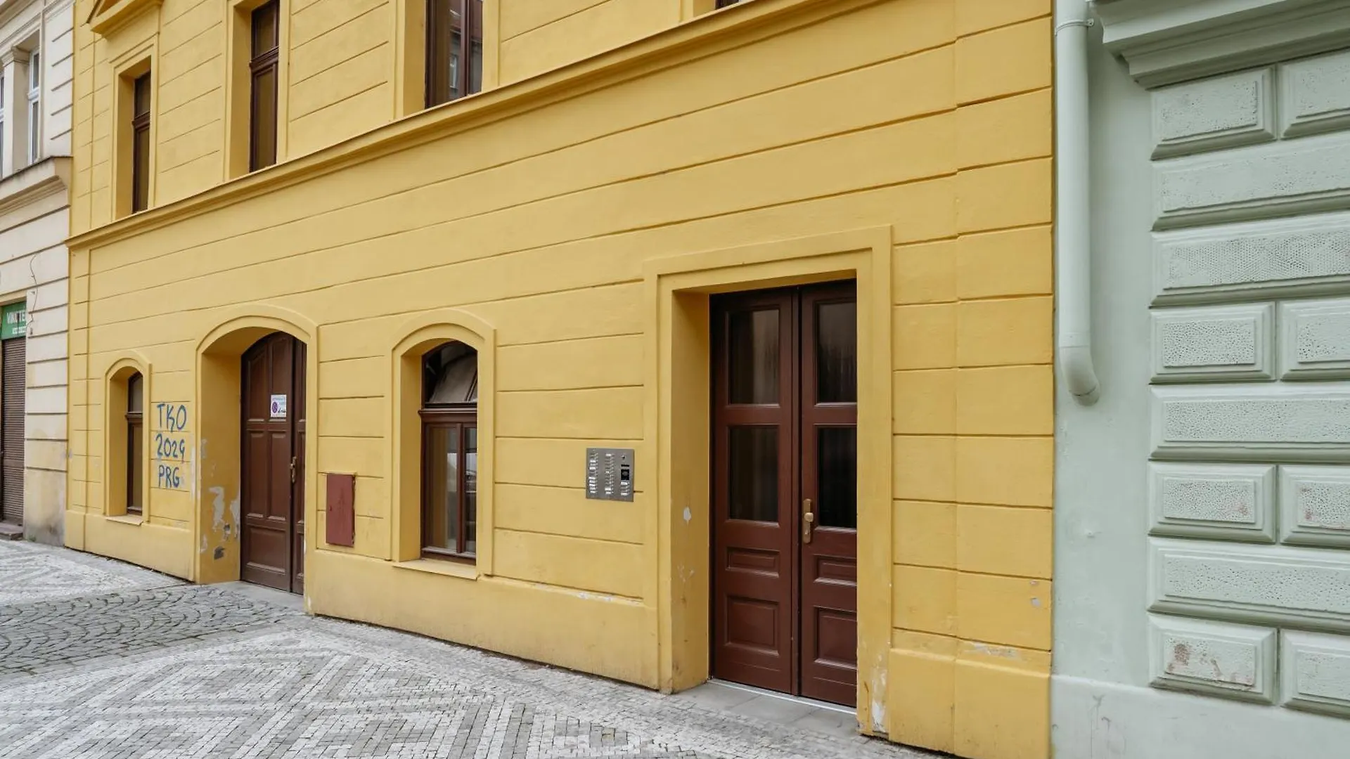Prague Days - 2Bdr Apt - Workspace - Netflix - Quiet Area 0*,